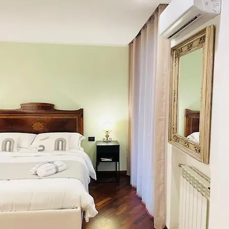 Re Gallo Luxury Apartment Plebiscito In Via Chiaia Naples Exterior photo
