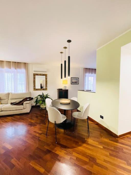 Re Gallo Luxury Plebiscito In Via Chiaia Nápoles