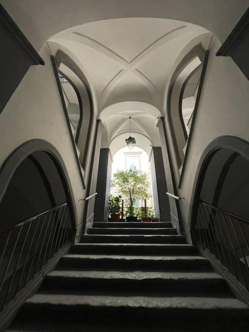 Re Gallo Luxury Plebiscito In Via Chiaia Nápoles